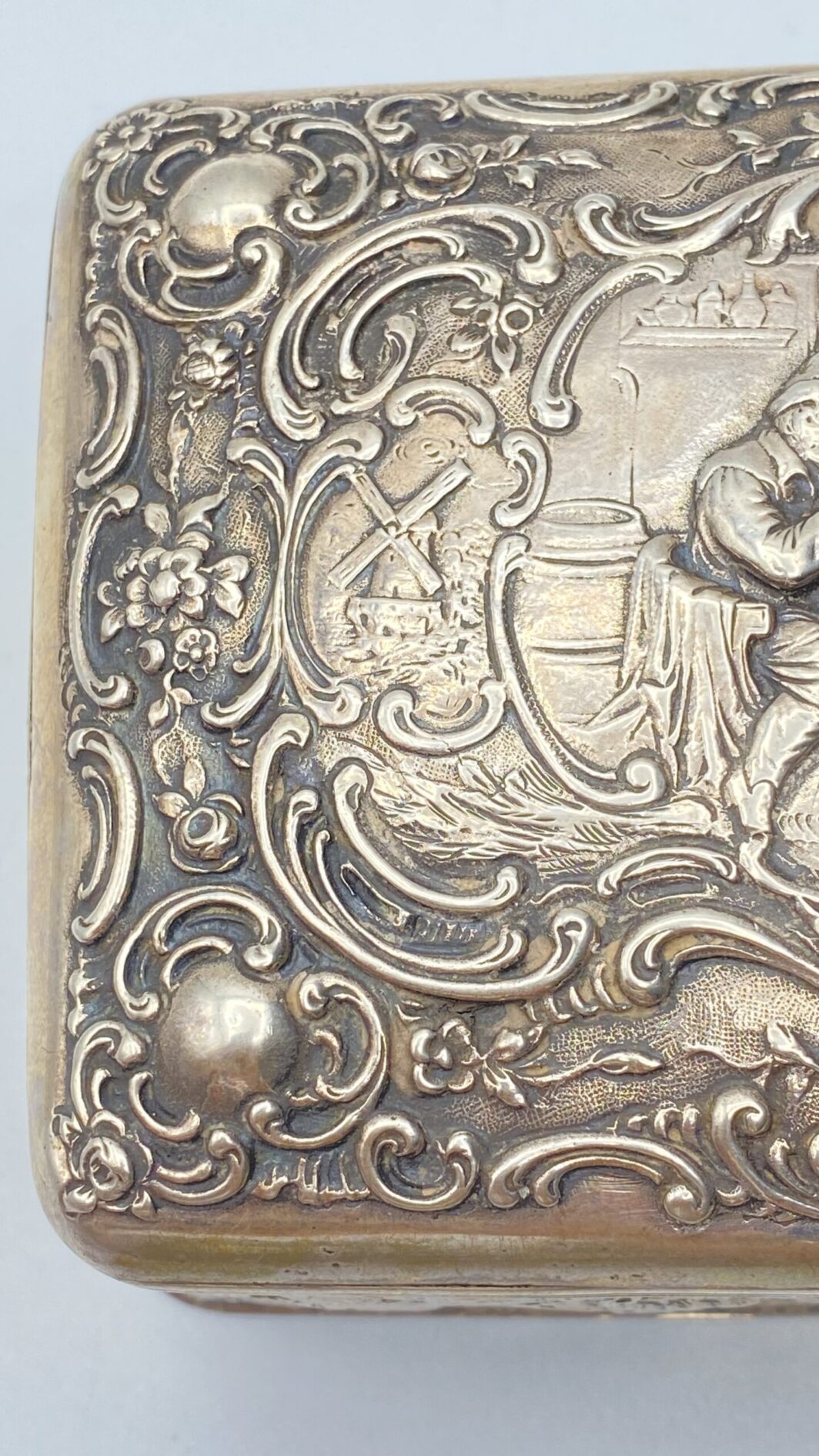 ANTICA ZUCCHERIERA TEDESCA IN ARGENTO CON INTERNO IN VERMEIL. GERMANIA XIX sec. - immagine 16