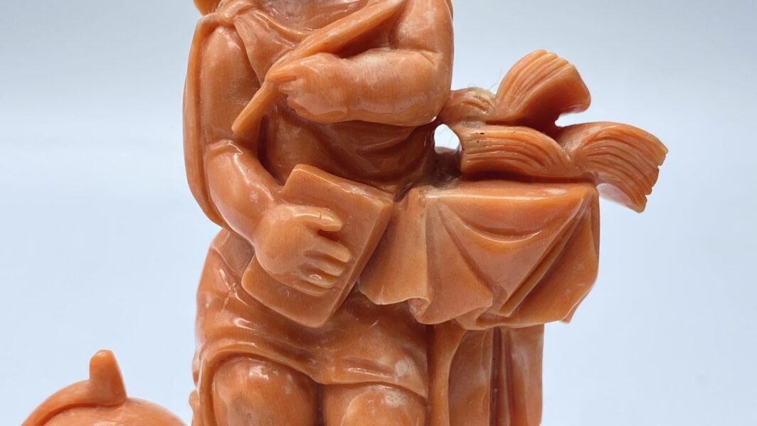 SCULTURA IN CORALLO “ANGELO DELLA SAPIENZA E DELLA CONOSCENZA UNIVERSALE”. FINE ‘800 - immagine 3