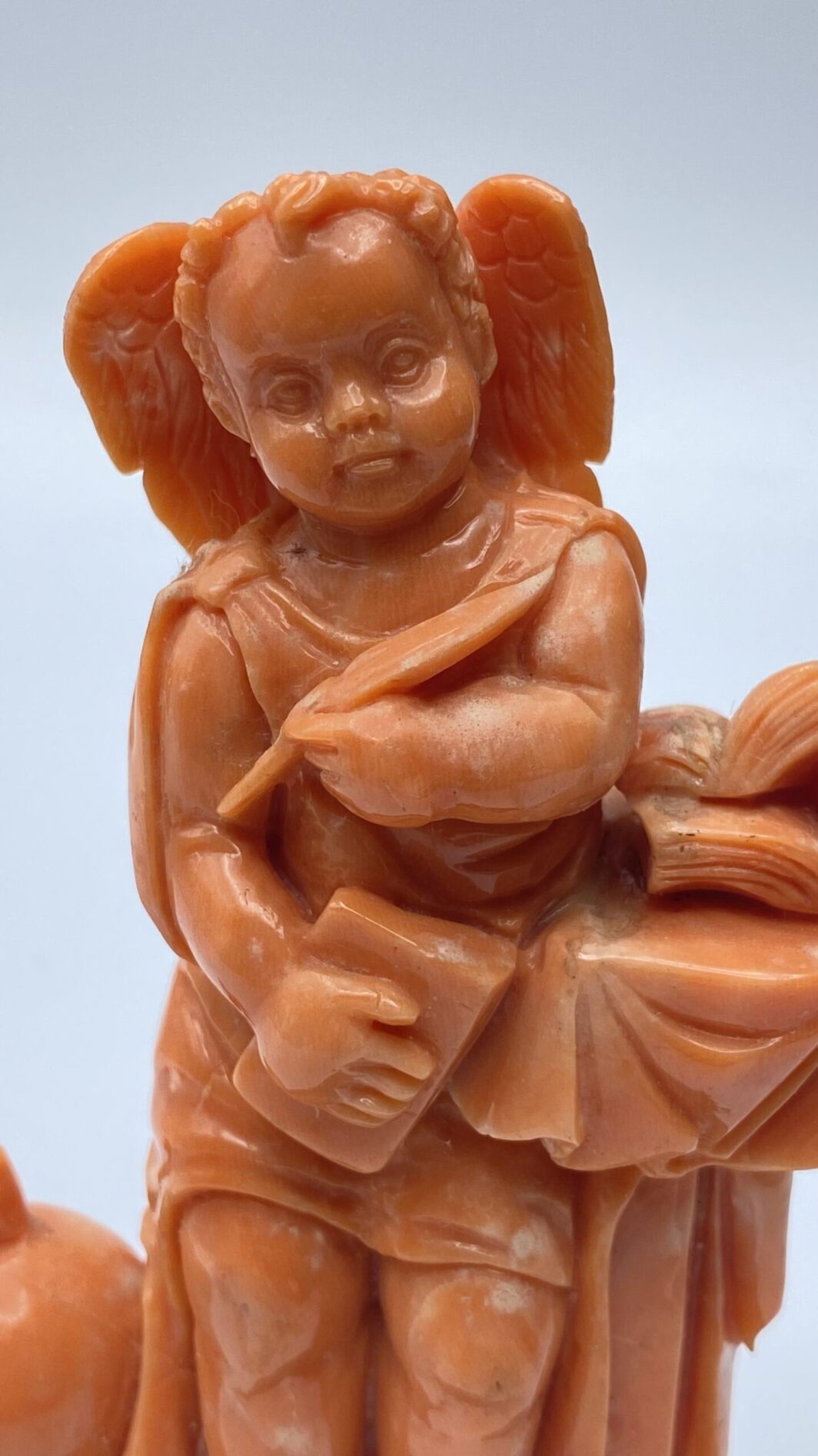 SCULTURA IN CORALLO “ANGELO DELLA SAPIENZA E DELLA CONOSCENZA UNIVERSALE”. FINE ‘800 - immagine 5
