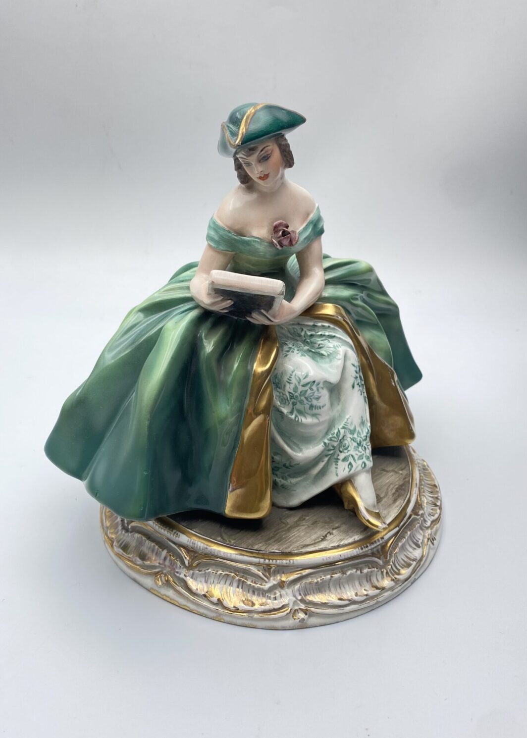 FIGURINA IN PORCELLANA FIRMATA GUIDO CACCIAPUOTI 1930-1939