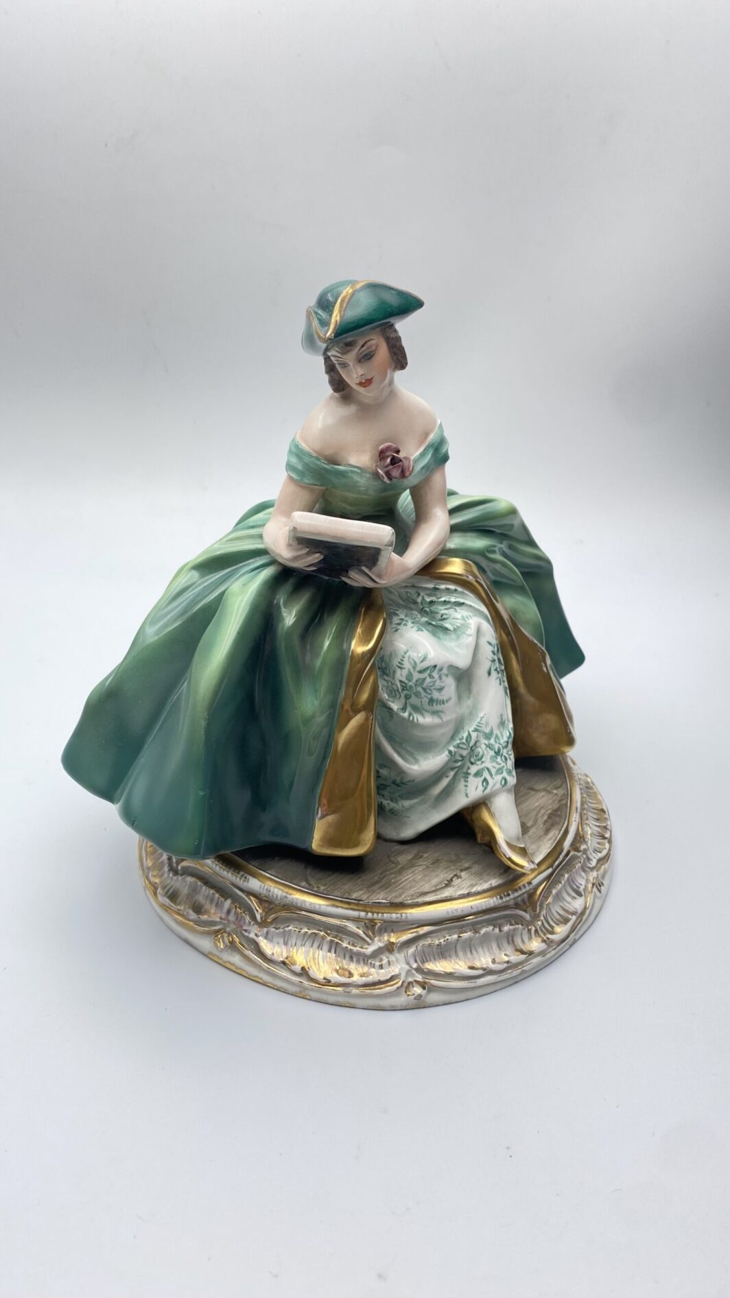 FIGURINA IN PORCELLANA FIRMATA GUIDO CACCIAPUOTI 1930-1939