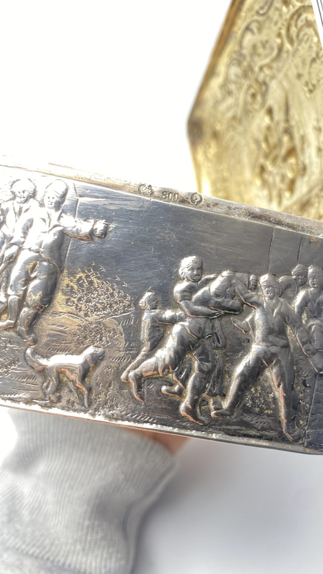 ANTICA ZUCCHERIERA TEDESCA IN ARGENTO CON INTERNO IN VERMEIL. GERMANIA XIX sec. - immagine 3
