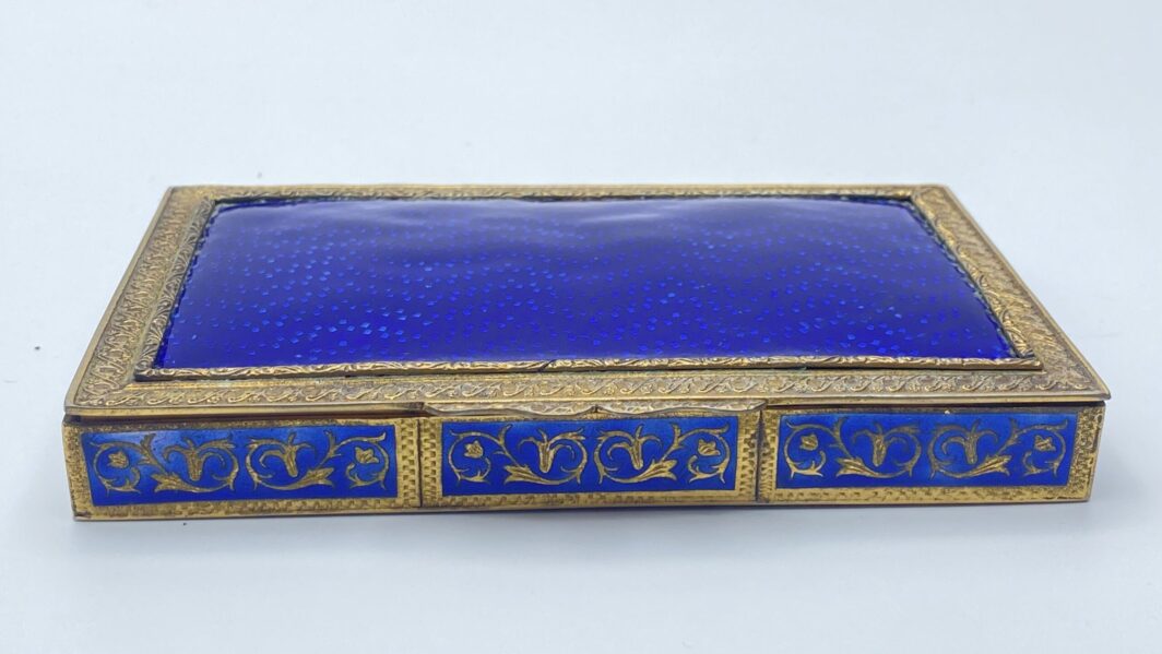 STRAORDINARIA SCATOLA DA SCRITTOIO IN BRONZO E SMALTI  A FUOCO BLU DE ROI. FRANCIA XIX SEC. - immagine 3