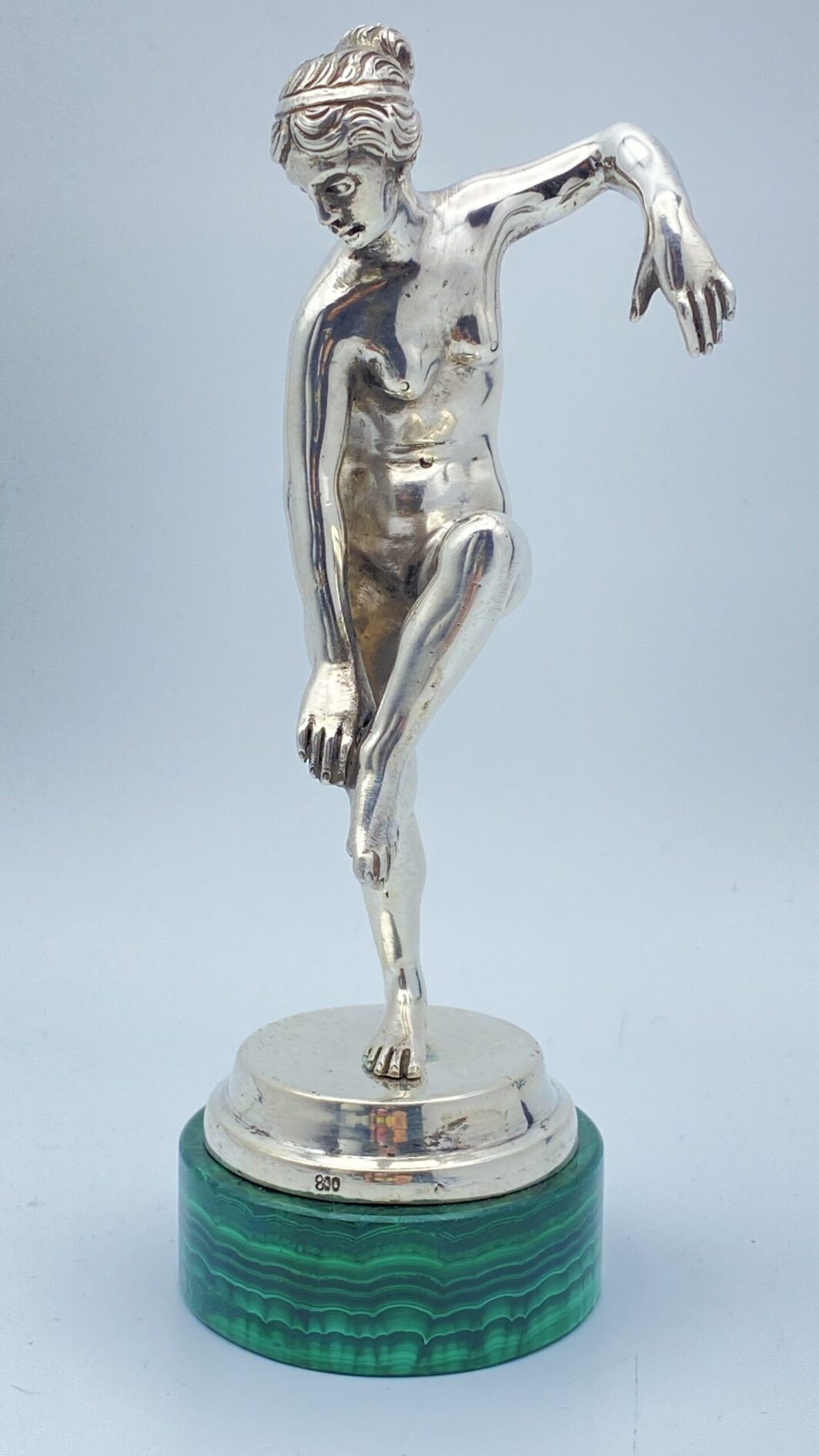 FIGURA DI MUSA IN STILE NEOCLASSICO, IN ARGENTO 800 MASSICCIO, CON BASE IN MALACHITE. ITALIA INIZI ‘900. - immagine 4
