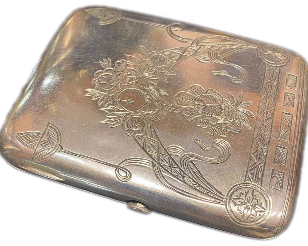 PORTASIGARETTE ARGENTO FIRMATO FABERGE XXsec.