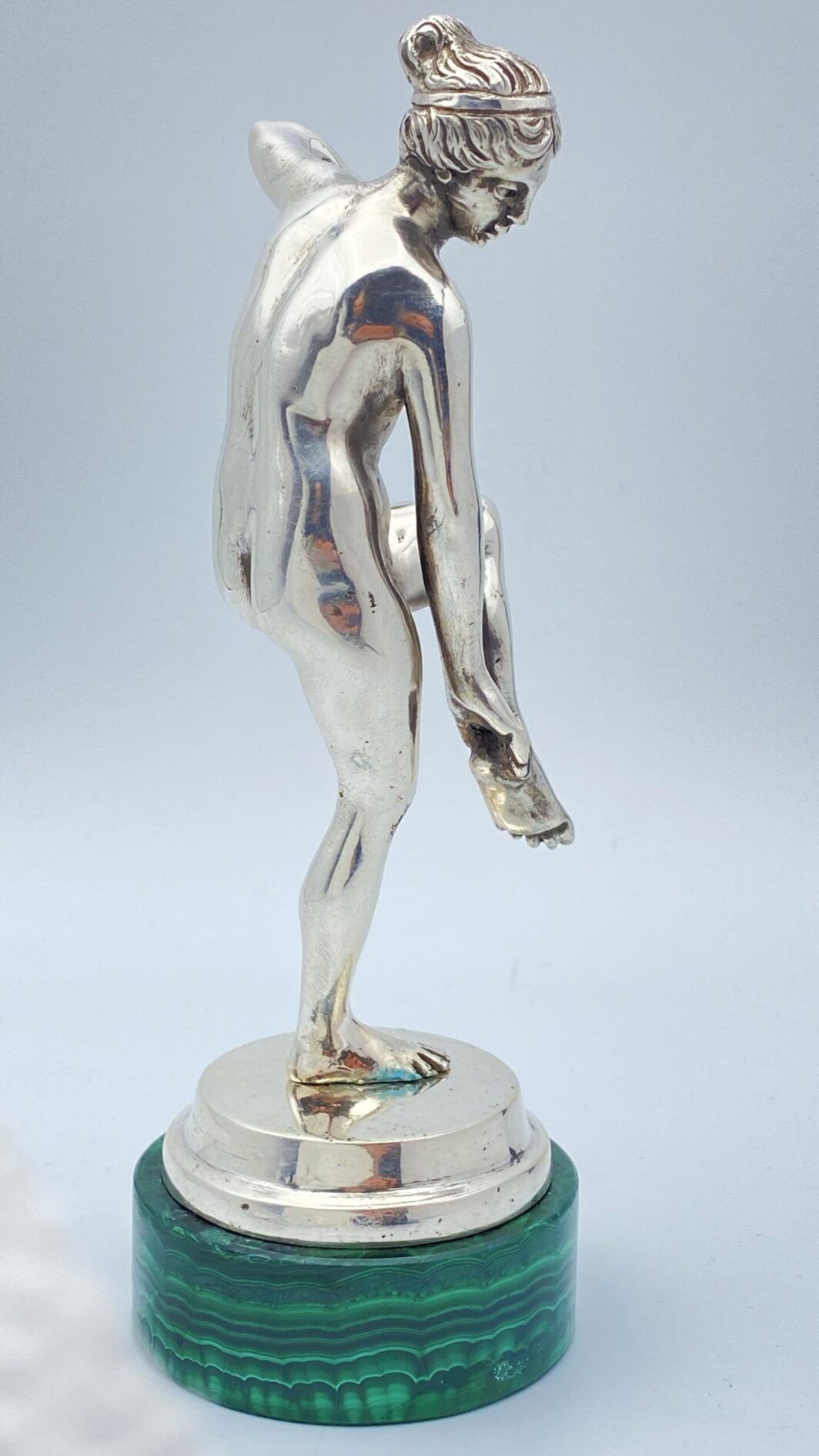 FIGURA DI MUSA IN STILE NEOCLASSICO, IN ARGENTO 800 MASSICCIO, CON BASE IN MALACHITE. ITALIA INIZI ‘900. - immagine 5