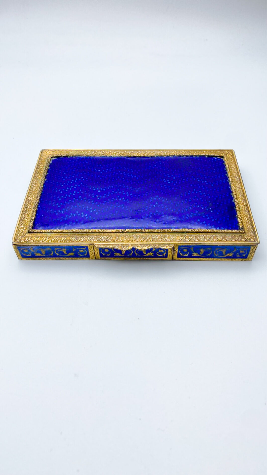 STRAORDINARIA SCATOLA DA SCRITTOIO IN BRONZO E SMALTI  A FUOCO BLU DE ROI. FRANCIA XIX SEC.