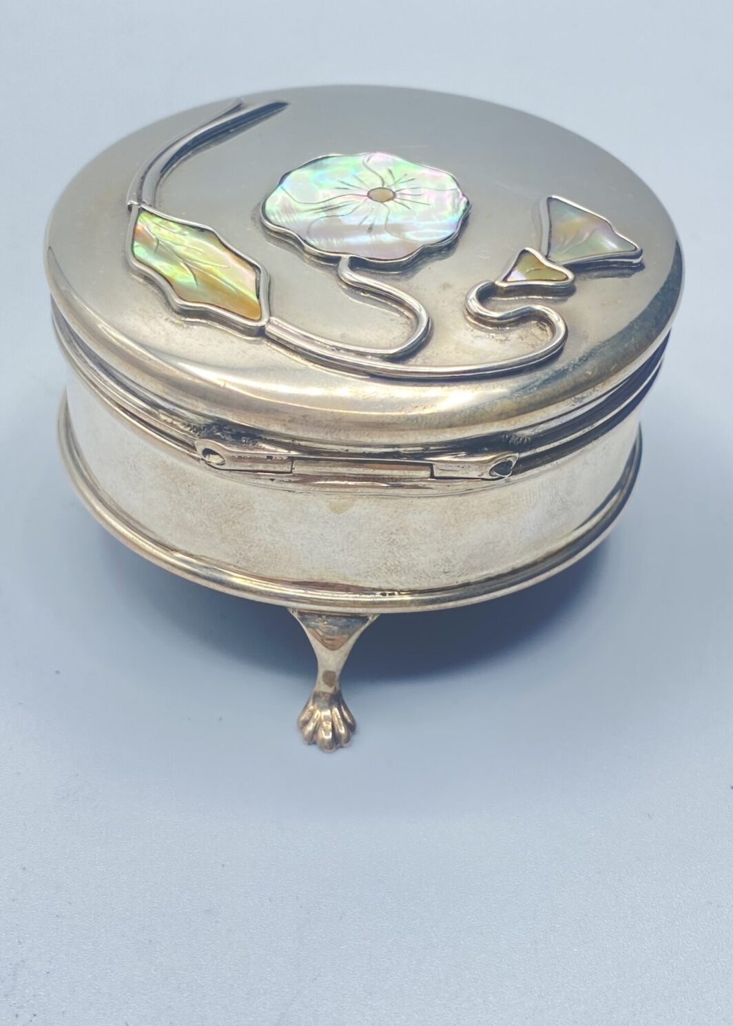 PORTAGIOIE IN ARGENTO E MADREPERLA. ANNO 1909
