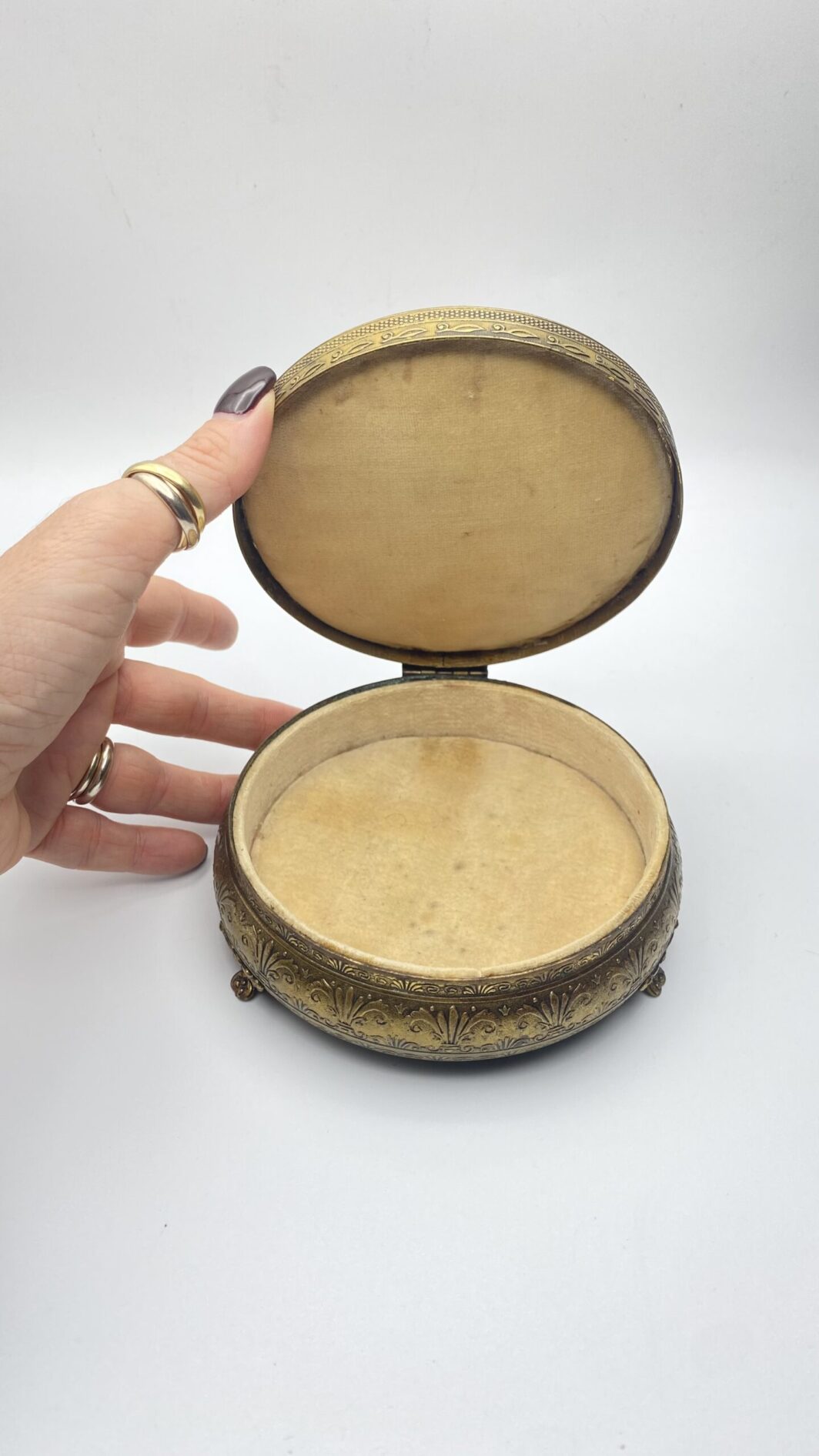 PORTAGIOIE IN BRONZO DORATO. XIX sec. - immagine 9