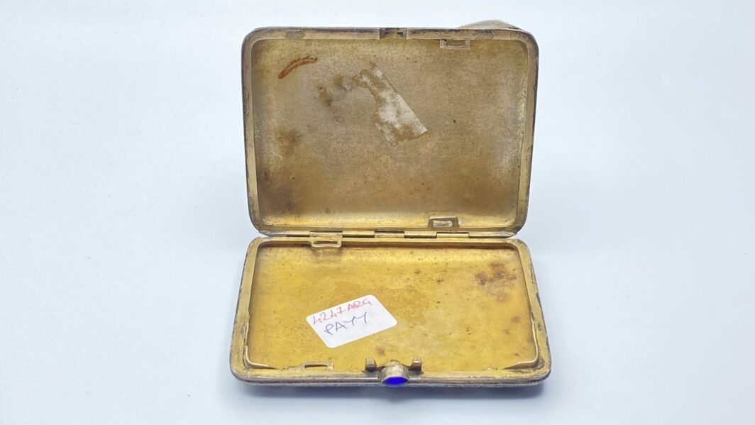 SUPERBO PORTASIGARETTE IN ARGENTO RICCAMENTE DECORATO A SMALTI CLOISONNÈ, FIRMATO DAL CELEBRE MAESTRO ARGENTIERE RUSSO KHLEBNIKOV. RUSSIA , XIX SEC. - immagine 5