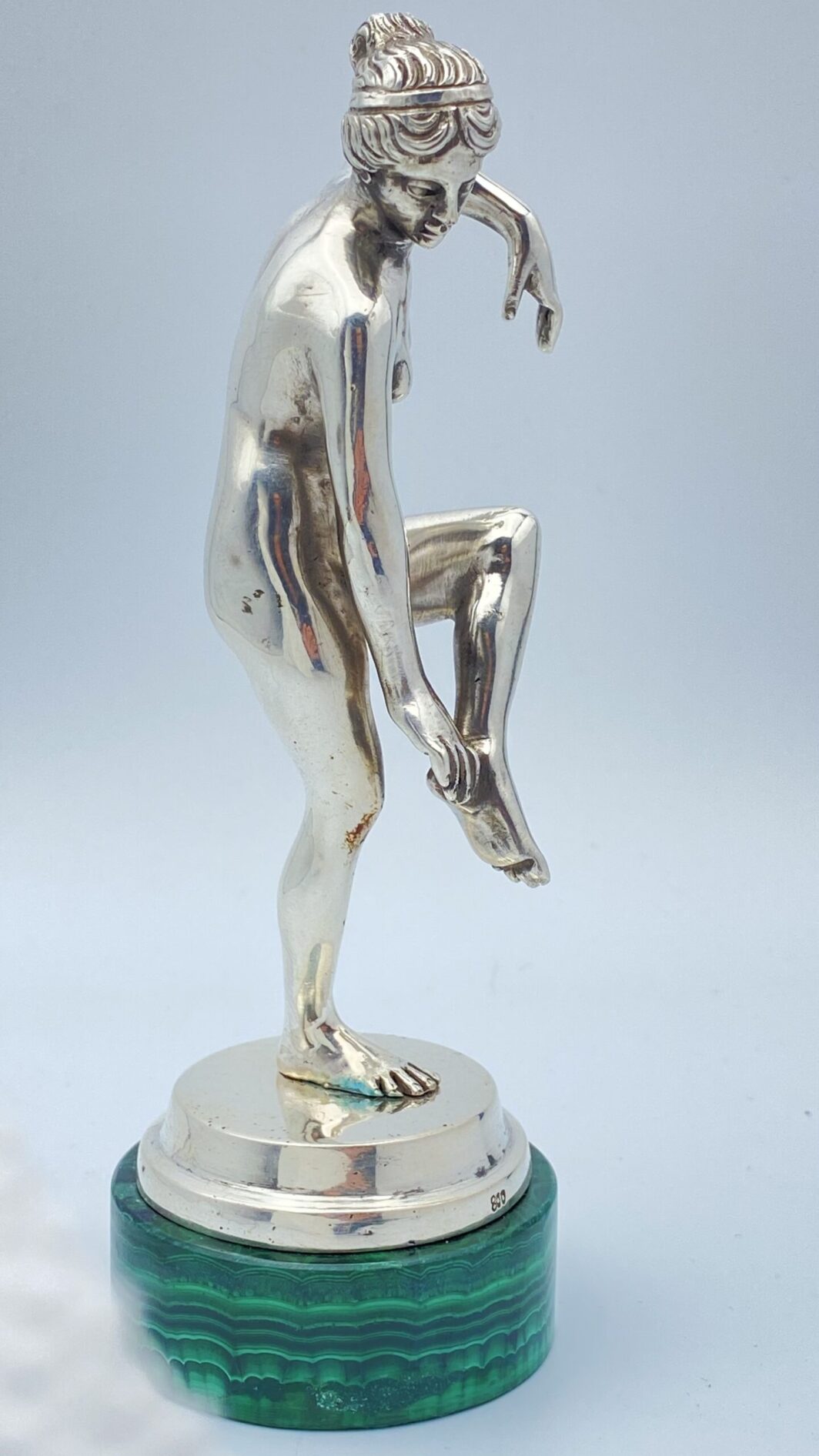 FIGURA DI MUSA IN STILE NEOCLASSICO, IN ARGENTO 800 MASSICCIO, CON BASE IN MALACHITE. ITALIA INIZI ‘900. - immagine 9