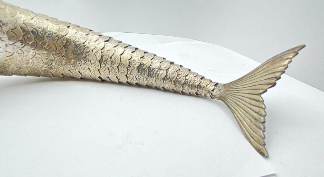 GRANDE PESCE SNODATO IN ARGENTO. XX sec. - immagine 5