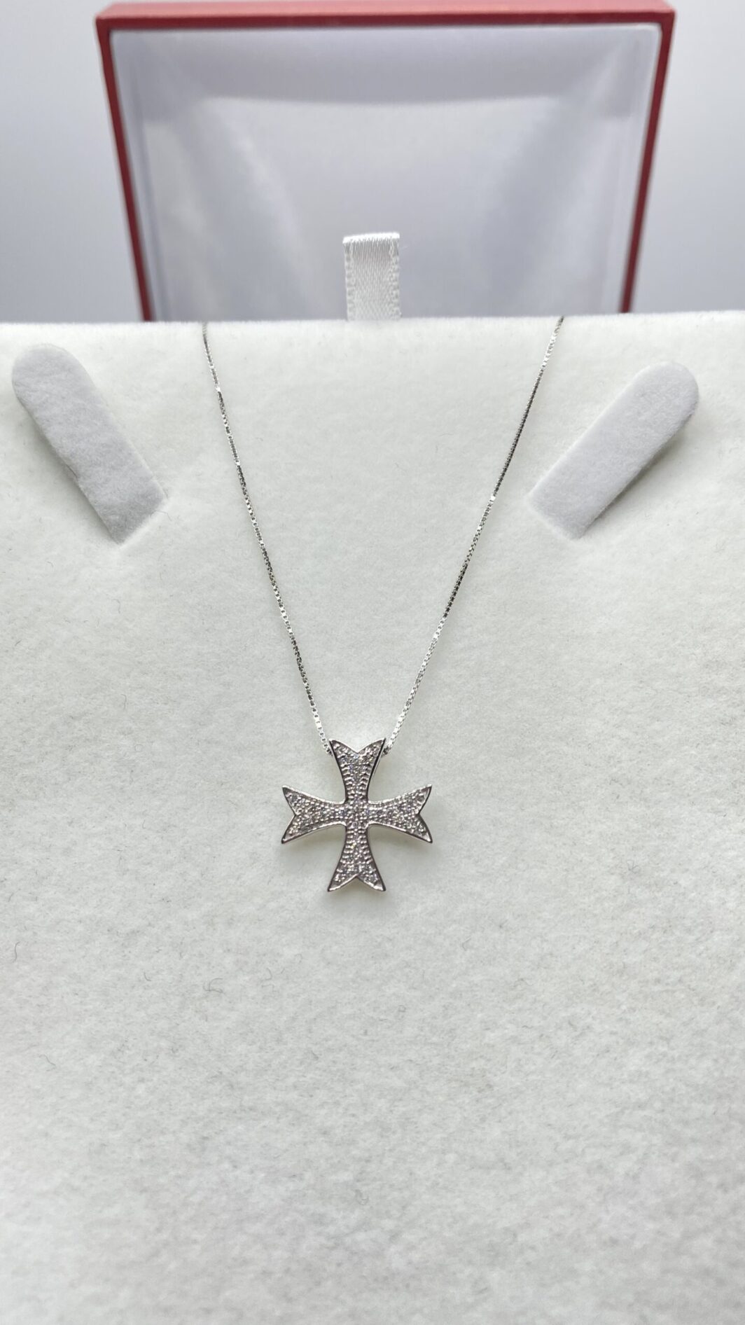 CATENINA CON CROCE DI MALTA PENDENTE, IN ORO BIANCO 18 KT E BRILLANTI. VINTAGE ANNI ‘80 - immagine 7