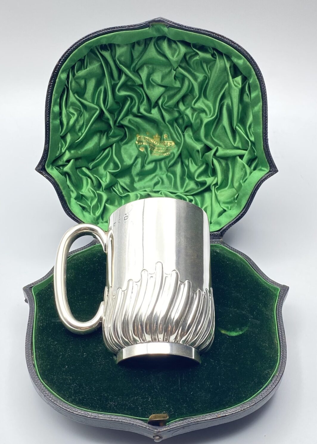 BOCCALE IN ARGENTO CON CUSTODIA ORIGINALE. ANNO 1895