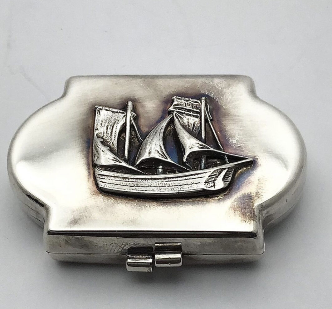 SCATOLA PORTA BON BON IN ARGENTO XX sec.