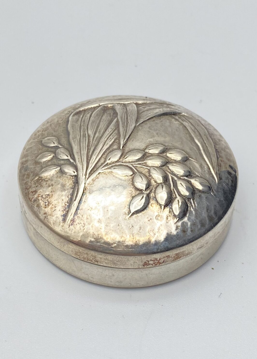 SCATOLA PORTA BON BON IN ARGENTO FIRMATO ‘’BRANDIMARTE’’. XX sec.