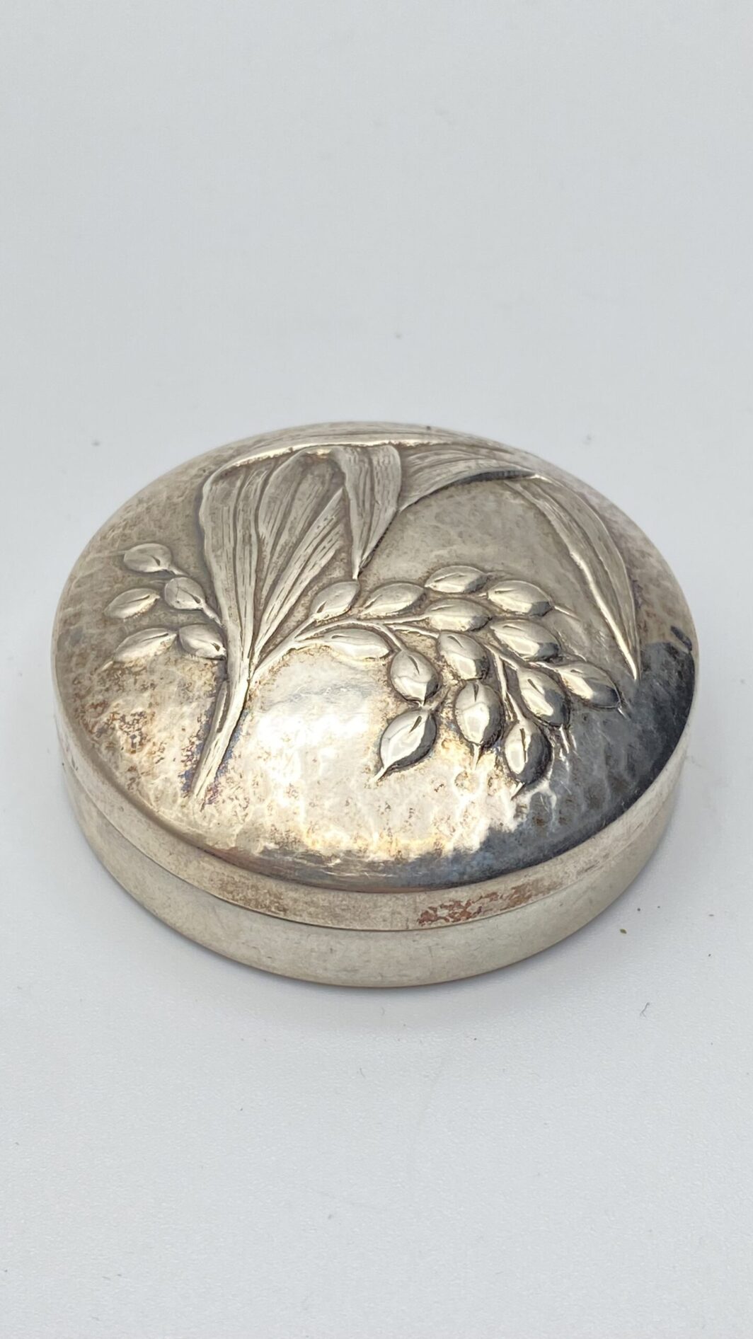 SCATOLA PORTA BON BON IN ARGENTO FIRMATO ‘’BRANDIMARTE’’. XX sec.