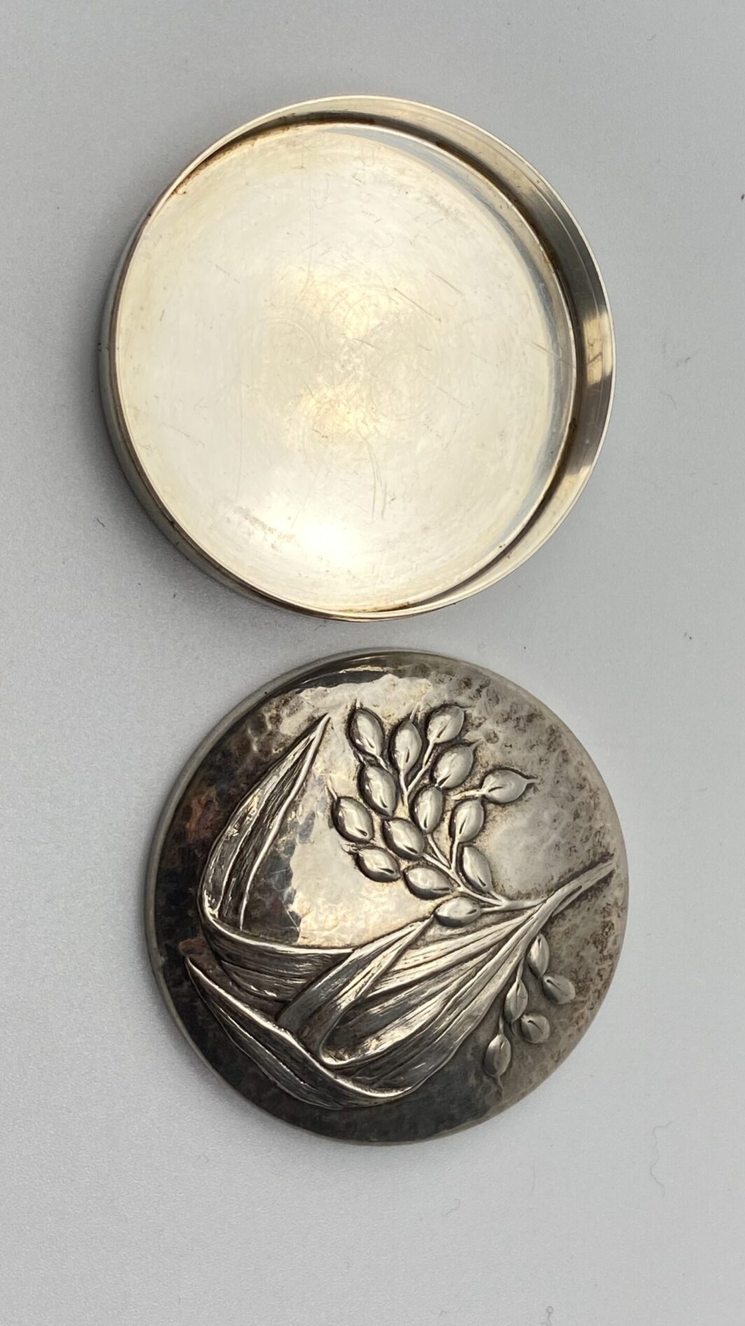 SCATOLA PORTA BON BON IN ARGENTO FIRMATO ‘’BRANDIMARTE’’. XX sec. - immagine 5