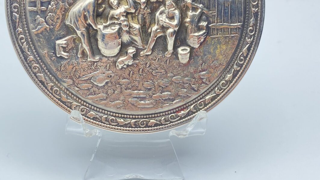 SPECCHIO DA BORSETTA IN ARGENTO. OLANDA, XX sec. - immagine 6