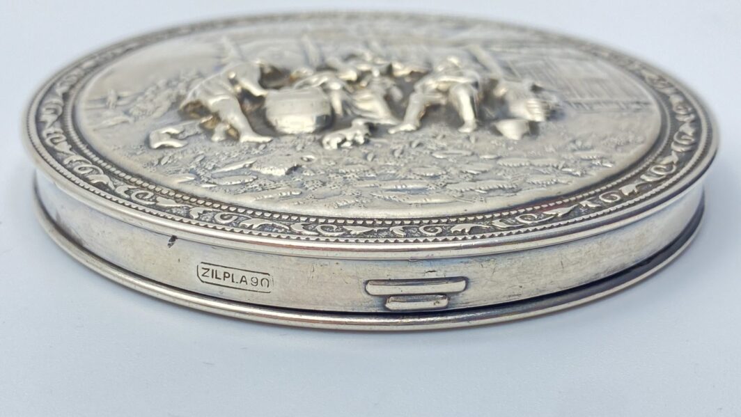 SPECCHIO DA BORSETTA IN ARGENTO. OLANDA, XX sec. - immagine 11