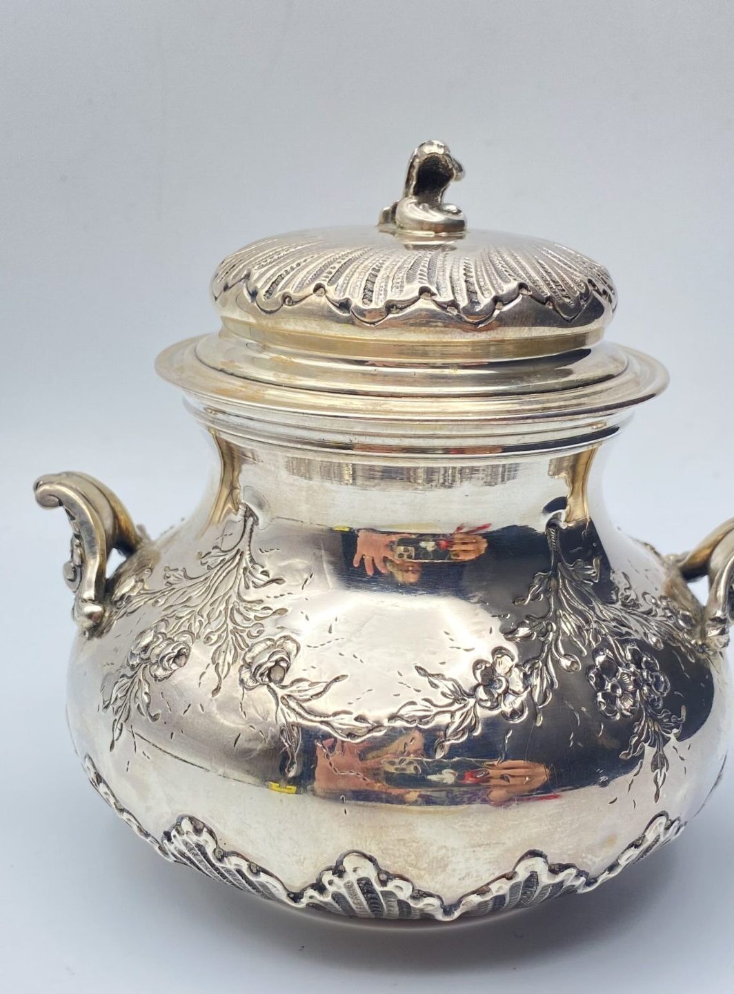 ZUCCHERIERA IN ARGENTO. FRANCIA 1860 CIRCA.