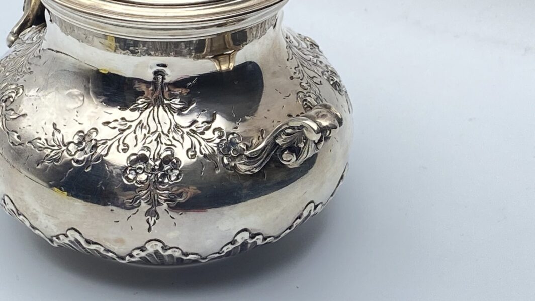 ZUCCHERIERA IN ARGENTO. FRANCIA 1860 CIRCA. - immagine 4