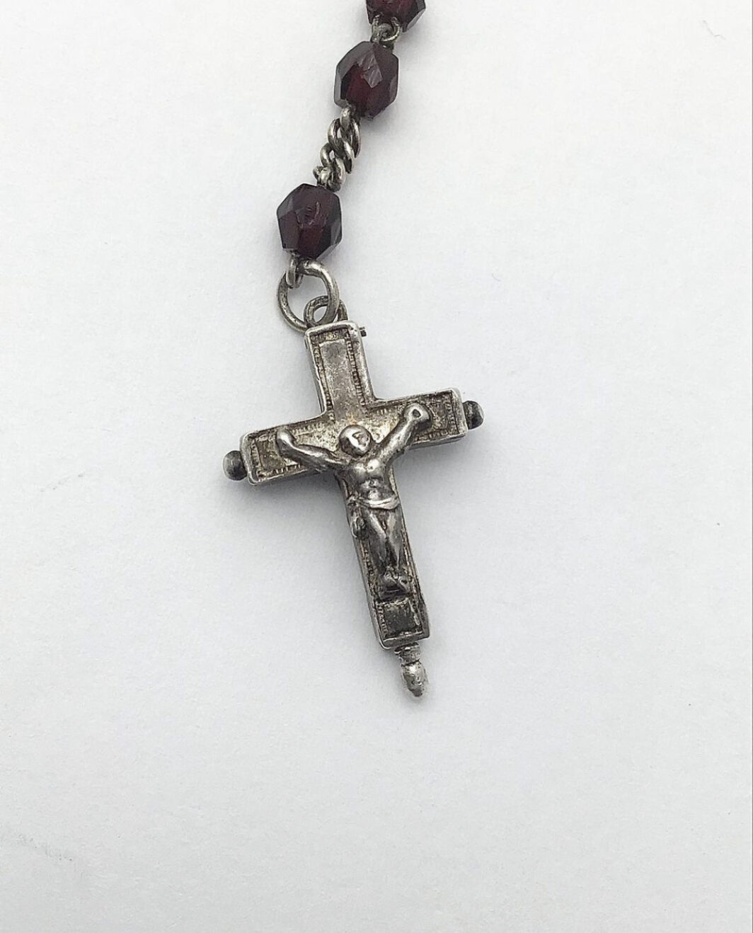 ROSARIO IN ARGENTO E GRANATI CON RELIQUIARIO E CUSTODIA ORIGINALE. XIX sec. - immagine 6