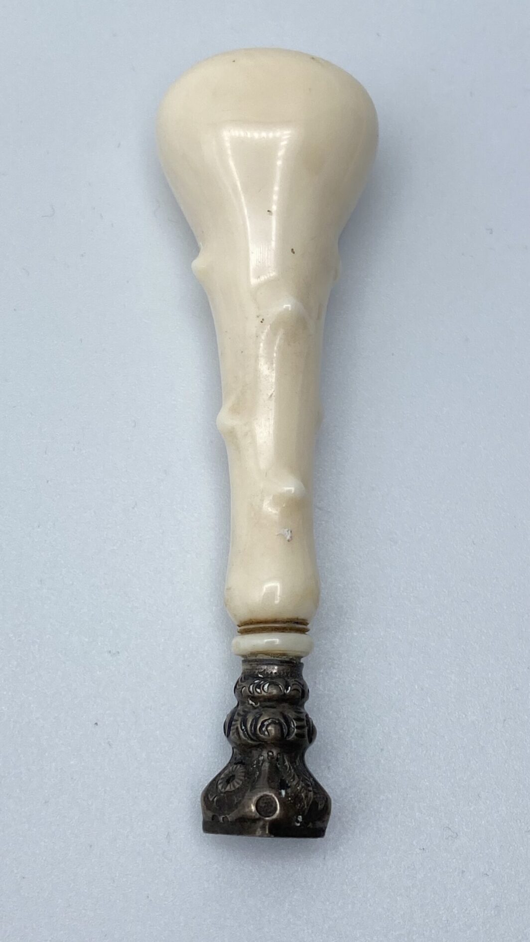 SIGILLO IN ARGENTO E MATERIALE ORGANICO PREGIATO. EPOCA NAPOLEONE III XIX SECOLO - immagine 2
