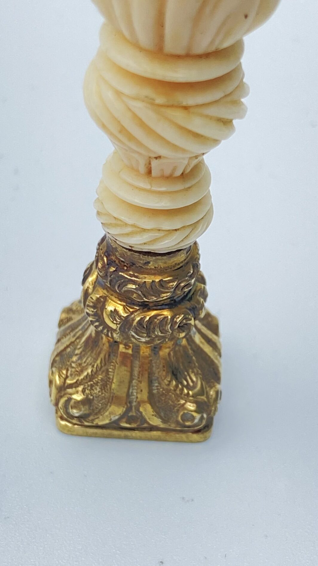 SIGILLO IN ARGENTO E MATERIALE ORGANICO PREGIATO. FRANCIA 1840 CIRCA - immagine 7