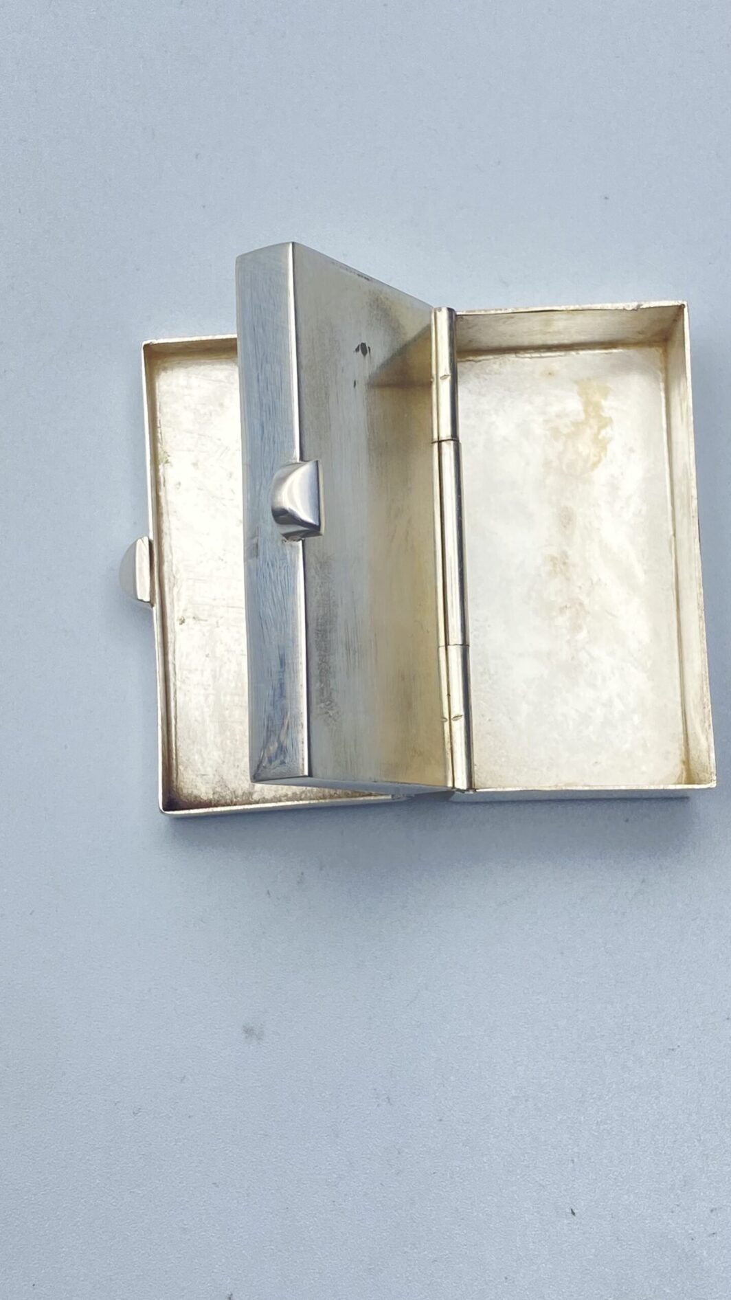 TABACCHIERA DOPPIOFONDO IN ARGENTO. XX sec. - immagine 7