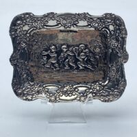 PICCOLO PIATTO IN ARGENTO. OLANDA, XIX sec.