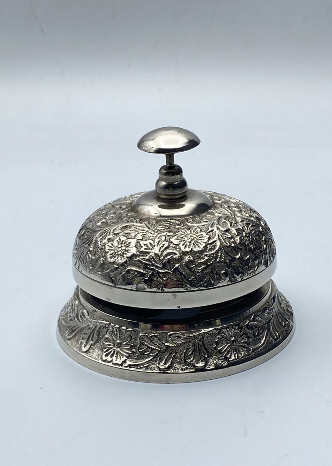 CAMPANELLO IN METALLO ARGENTATO. FINE XIX sec.