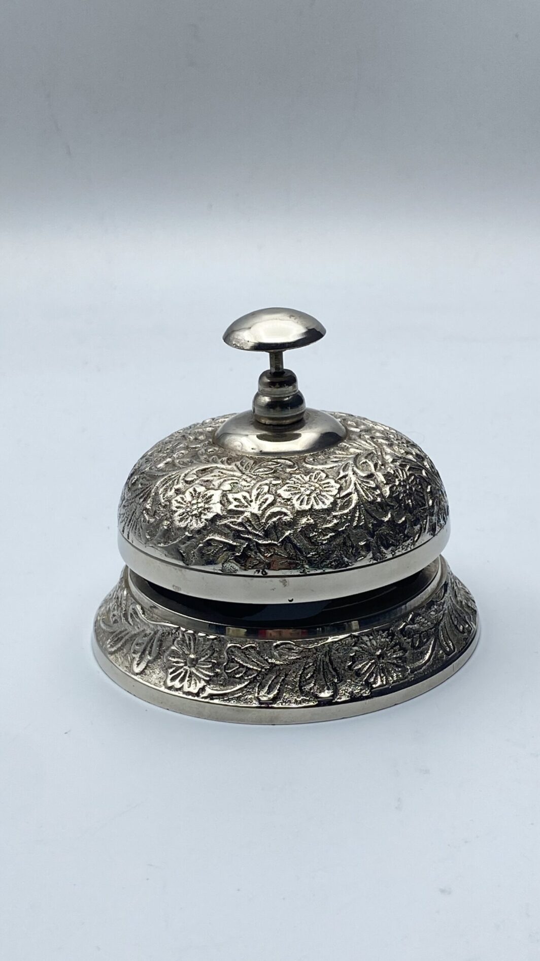 CAMPANELLO IN METALLO ARGENTATO. FINE XIX sec.