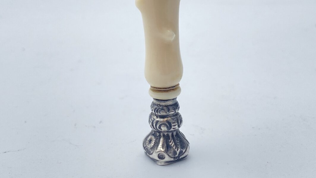 SIGILLO IN ARGENTO E MATERIALE ORGANICO PREGIATO. EPOCA NAPOLEONE III XIX SECOLO - immagine 9