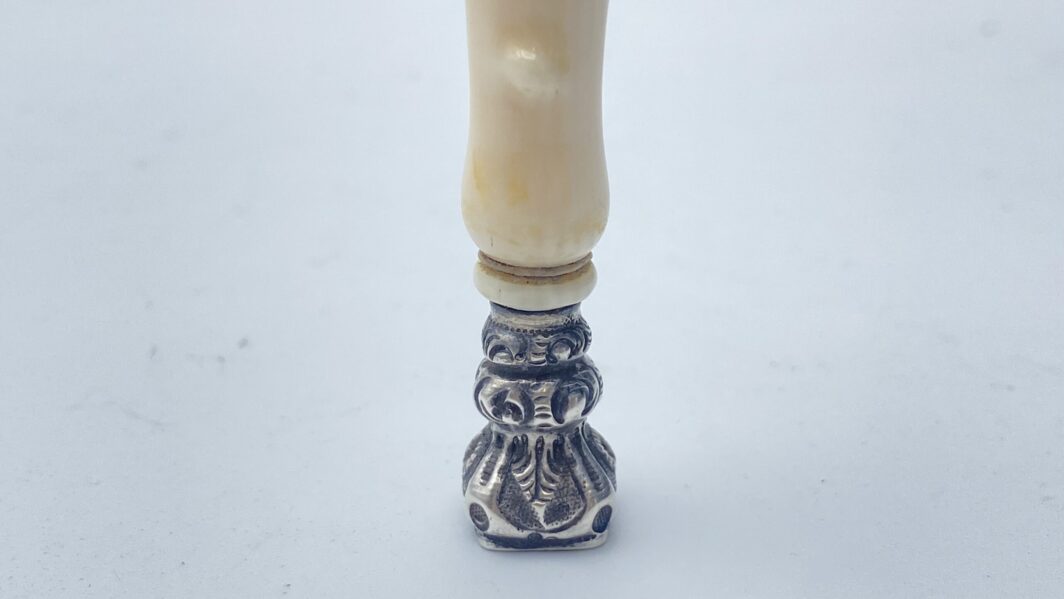 SIGILLO IN ARGENTO E MATERIALE ORGANICO PREGIATO. EPOCA NAPOLEONE III XIX SECOLO - immagine 7