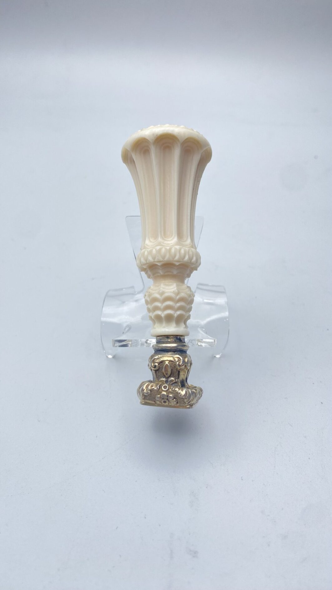 SIGILLO IN MATERIALE ORGANICO PREGIATO. XIX SECOLO. FRANCIA
