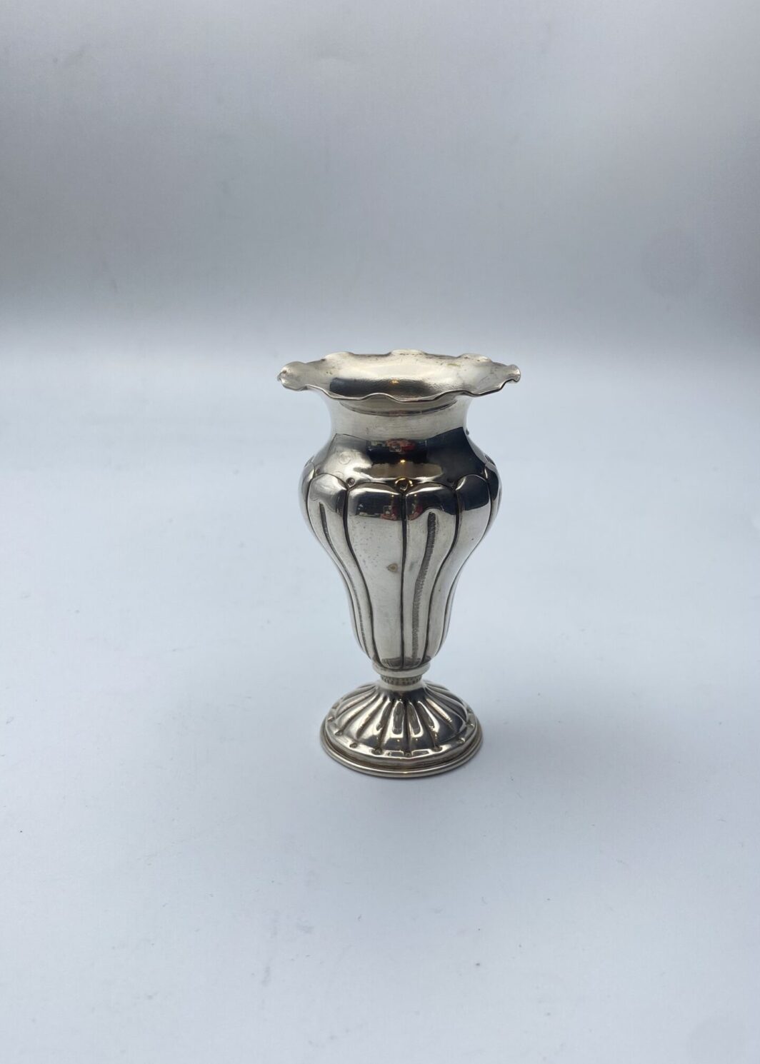 PICCOLO VASO PER BOCCIOLI IN ARGENTO PRIMI ‘900