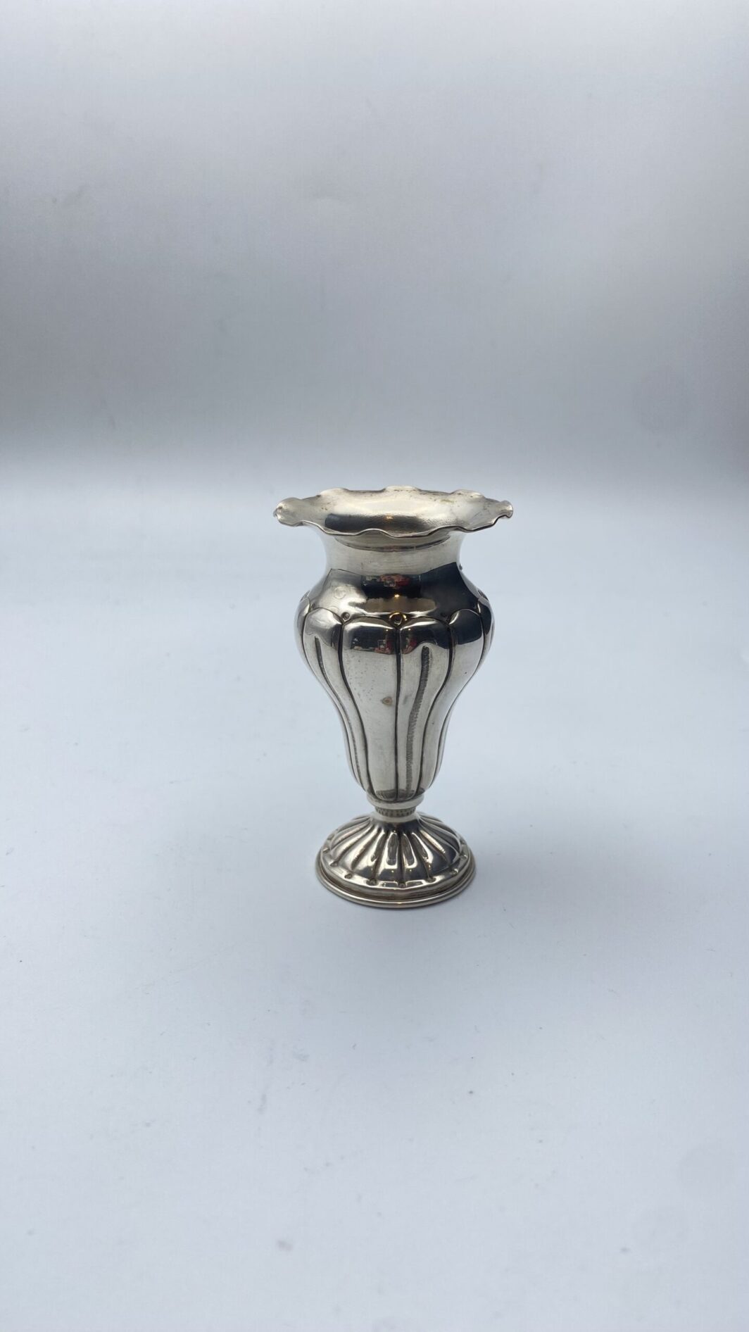 PICCOLO VASO PER BOCCIOLI IN ARGENTO PRIMI ‘900