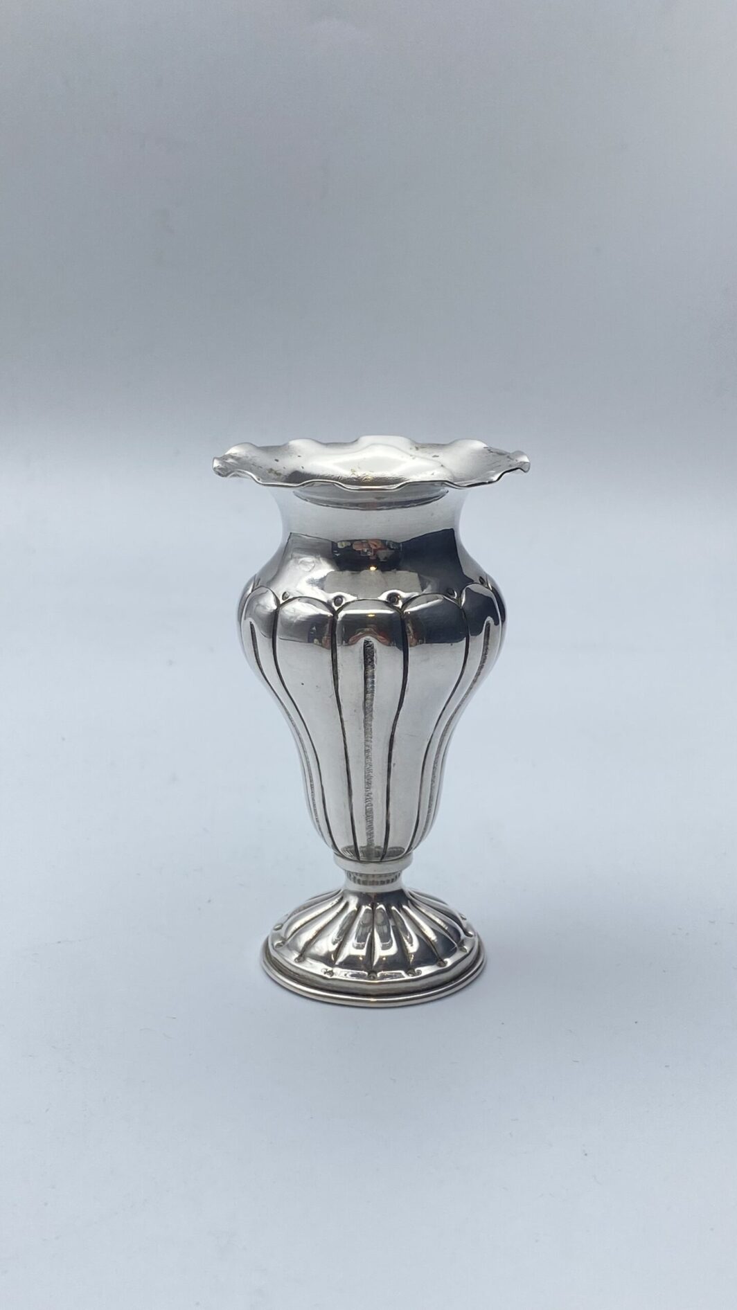 PICCOLO VASO PER BOCCIOLI IN ARGENTO PRIMI ‘900 - immagine 6
