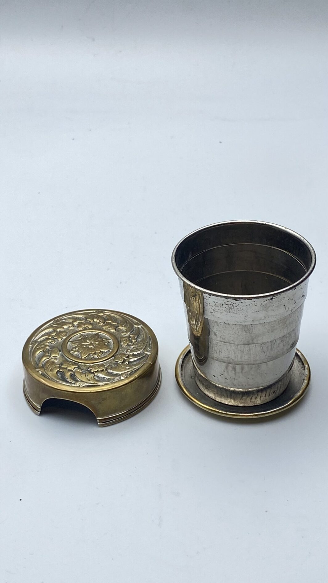 ORIGINALE BICCHIERE DA TASCA O BORSETTA. VINTAGE