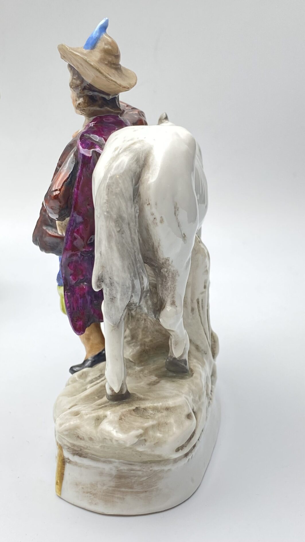 PAIO DI STATUINE IN PORCELLANA CAPODIMONTE. XIX sec. - immagine 8