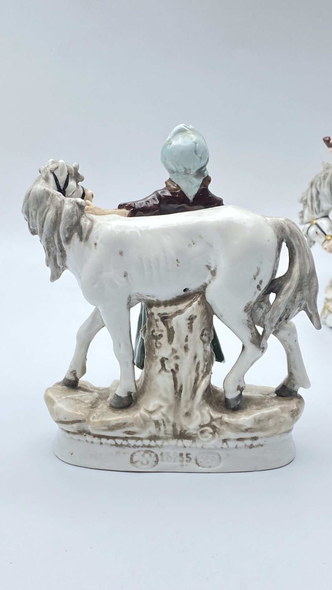 PAIO DI STATUINE IN PORCELLANA CAPODIMONTE. XIX sec. - immagine 13