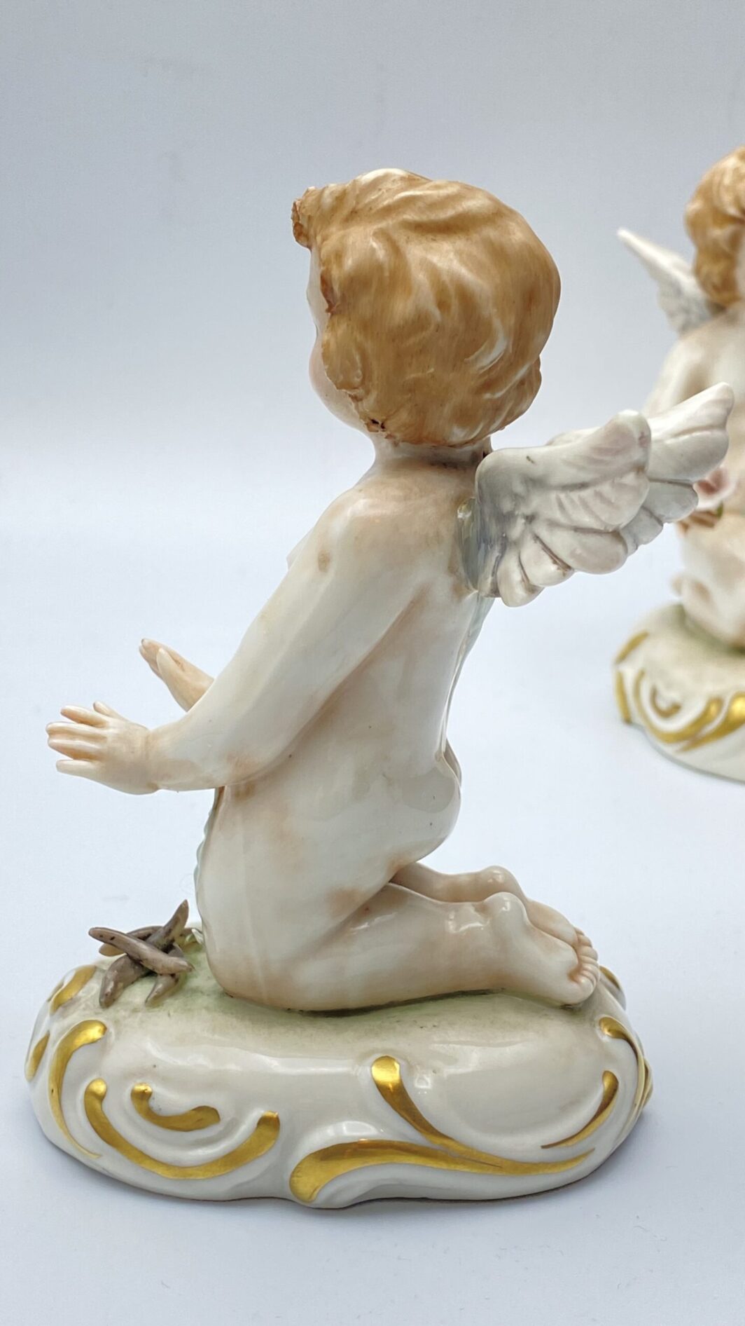 PAIO DI ANGELI IN PORCELLANA DI CAPODIMONTE. NAPOLI, FINE ‘800 - immagine 6