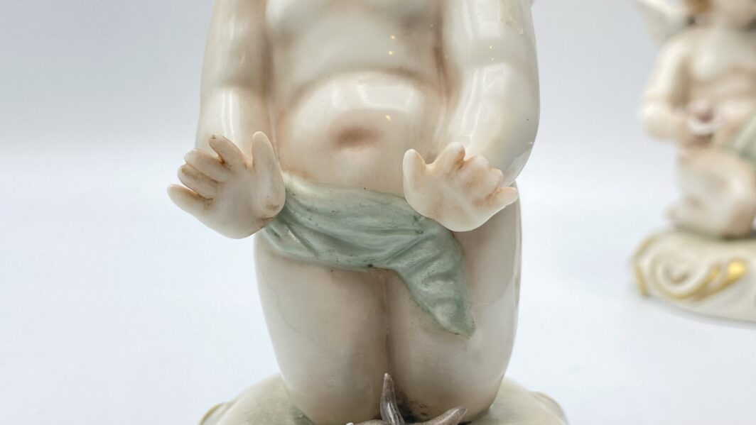 PAIO DI ANGELI IN PORCELLANA DI CAPODIMONTE. NAPOLI, FINE ‘800 - immagine 9
