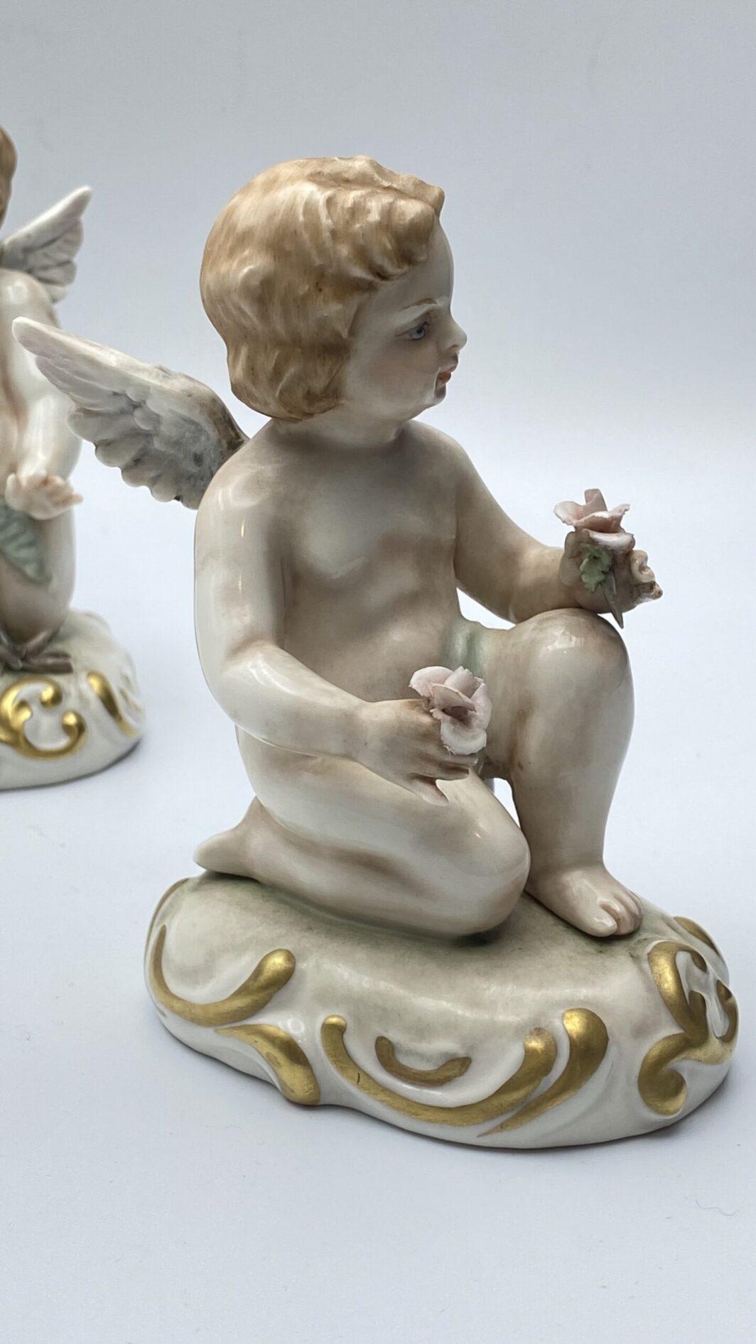 PAIO DI ANGELI IN PORCELLANA DI CAPODIMONTE. NAPOLI, FINE ‘800 - immagine 17