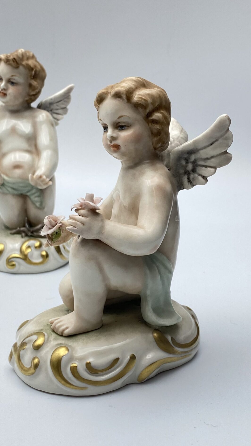 PAIO DI ANGELI IN PORCELLANA DI CAPODIMONTE. NAPOLI, FINE ‘800 - immagine 19