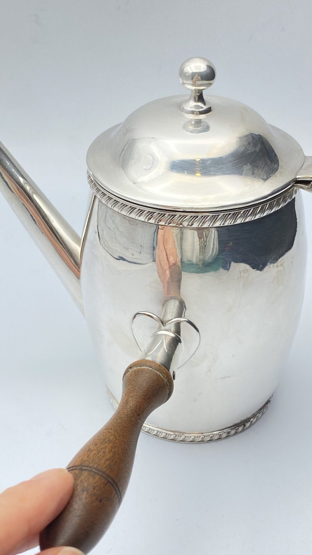 RARA CIOCCOLATIERA IN ARGENTO. BELGIO, ANNO 1759 - immagine 5