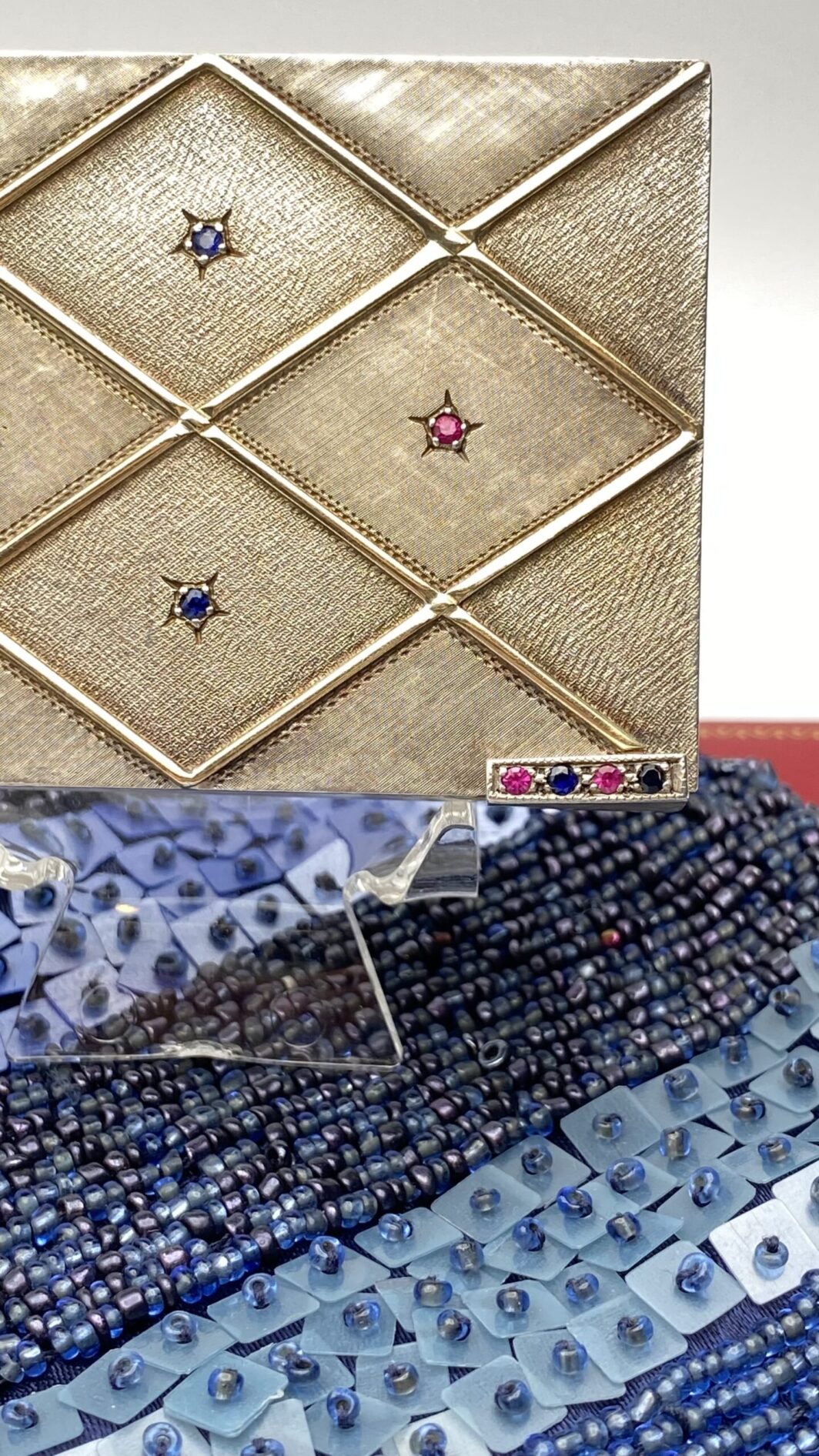 TROUSSE IN ARGENTO 925, ORO 18KT, ZAFFIRI RUBINI E POCHETTE DI PERLINE E STRASS. VINTAGE ANNI ‘50 - immagine 15