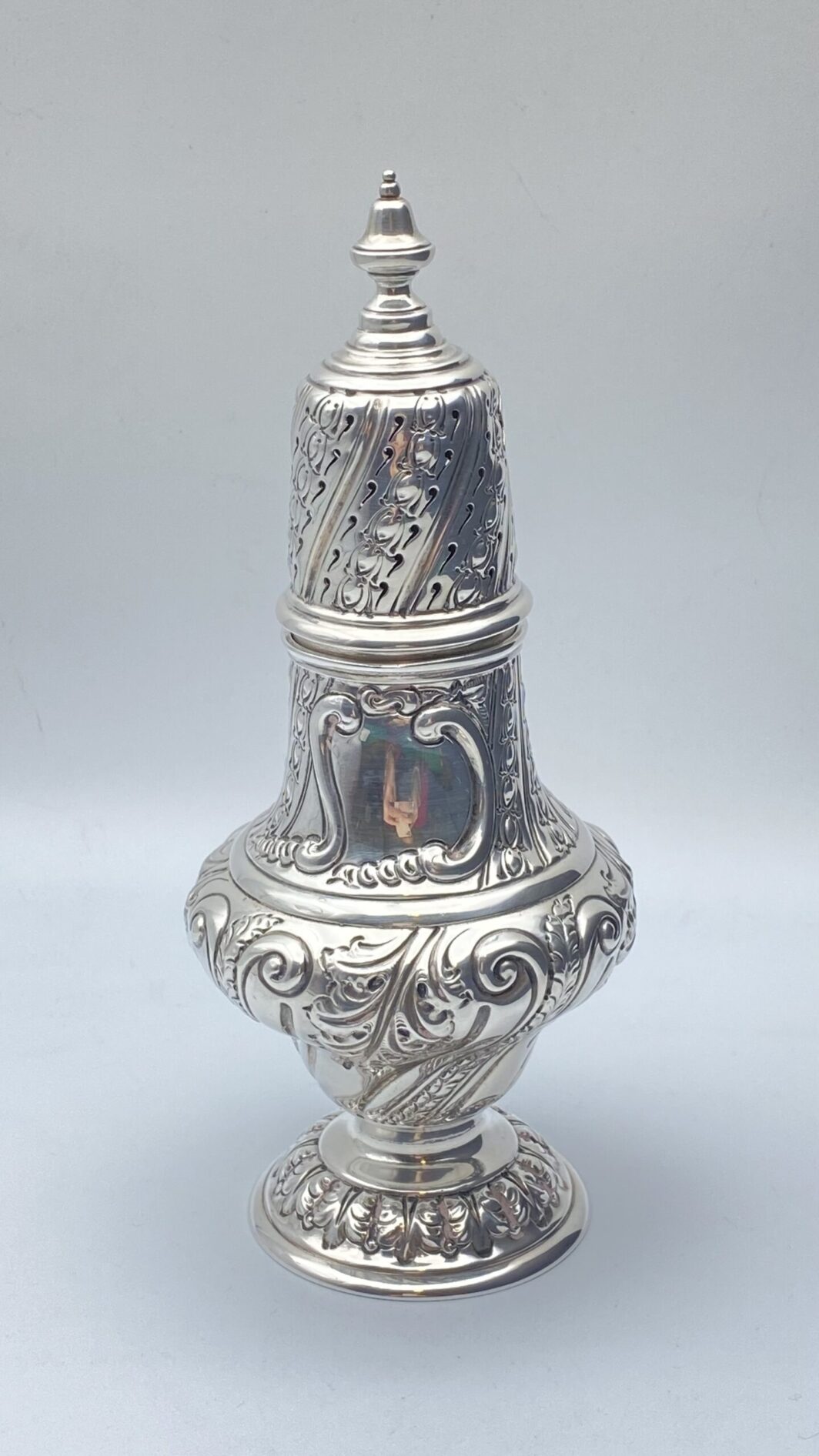 SPARGIZUCCHERO IN ARGENTO. PUNZONI CITTÀ DI LONDRA, ANNO 1913 - immagine 2