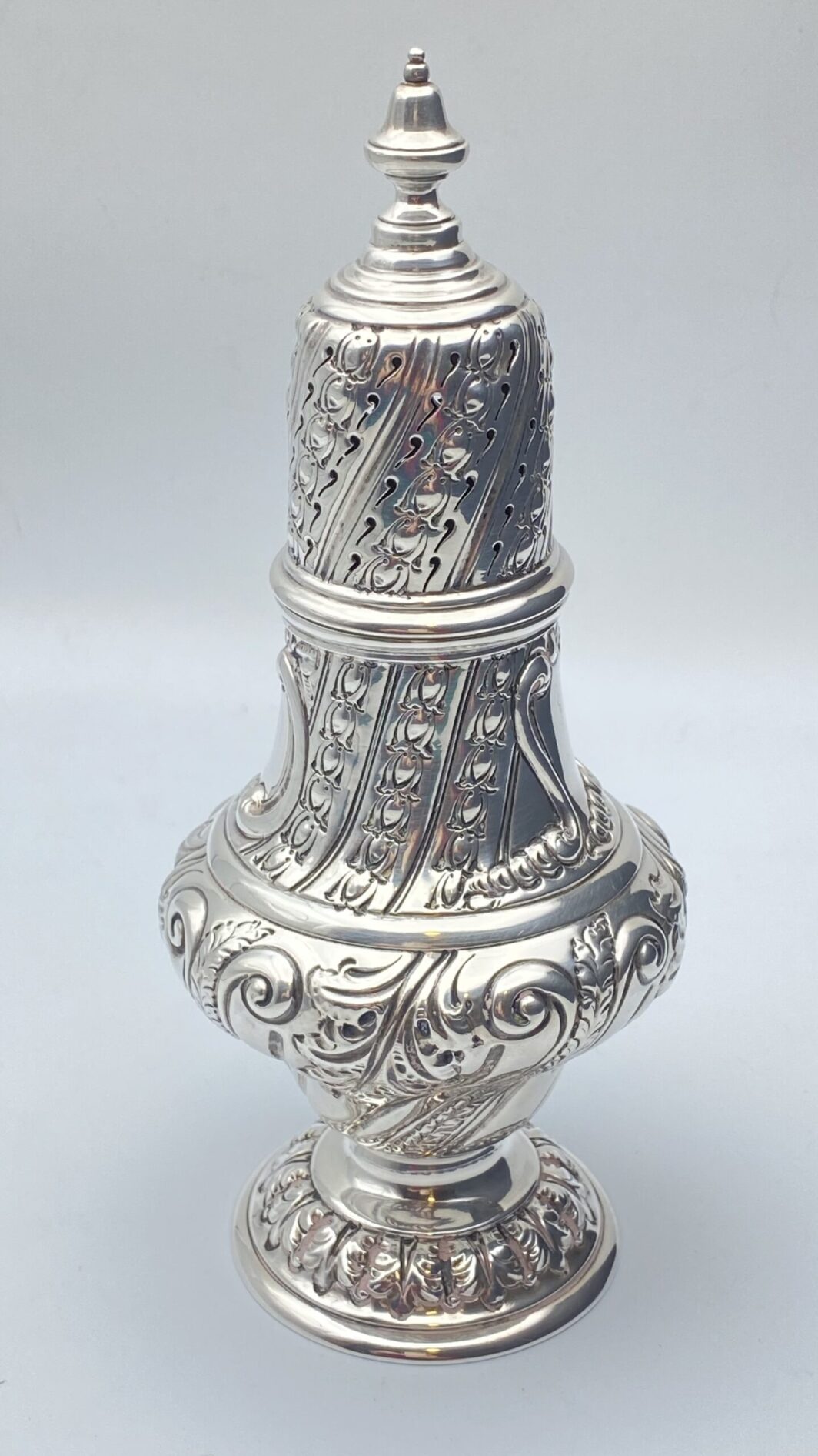 SPARGIZUCCHERO IN ARGENTO. PUNZONI CITTÀ DI LONDRA, ANNO 1913 - immagine 3